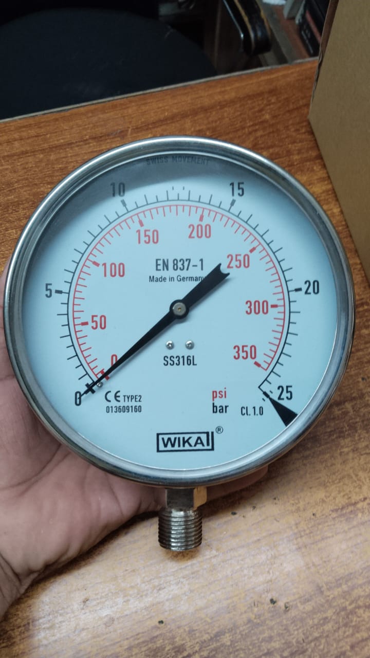 WIKA Germany Pressure Gauge - 4 Inch Dial, 1/2 NPT, Full Stainless Steel