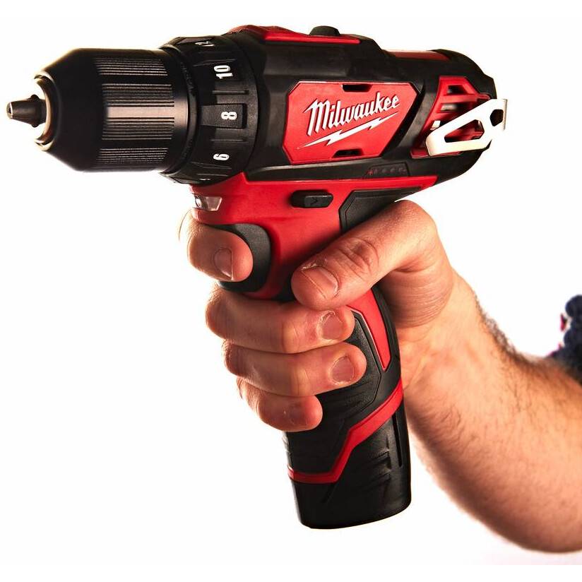 Milwaukee Cordless Drill/ Driver 10mm Keyless Chuck 12v +2Battery M12BDD‐202C