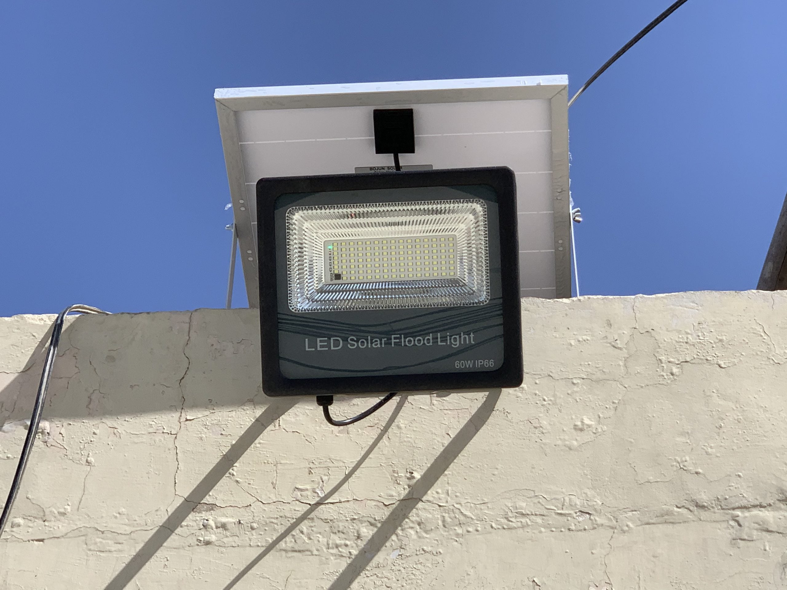 LED Solar floodlight with external Panel 60W