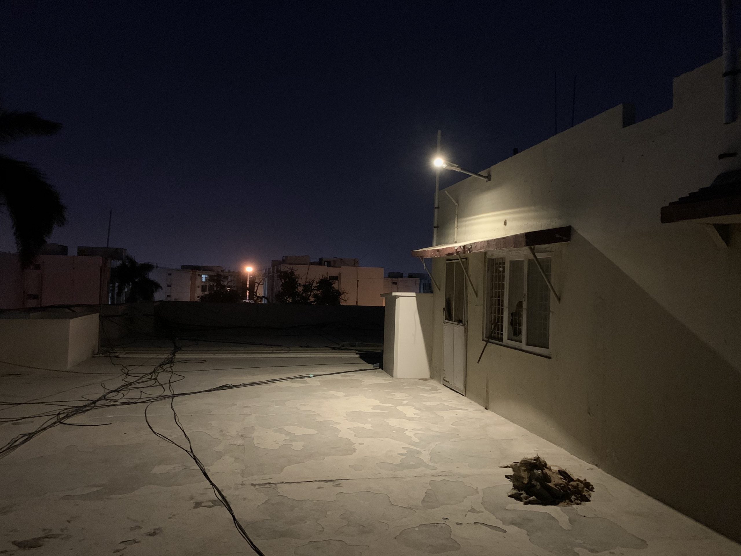 LED solar sensor upgraded(PREMIUM) street light dual hade with complete accessories 30W