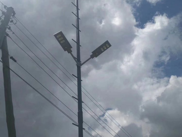 LED solar sensor upgraded(PREMIUM) street light dual hade with complete accessories 90W