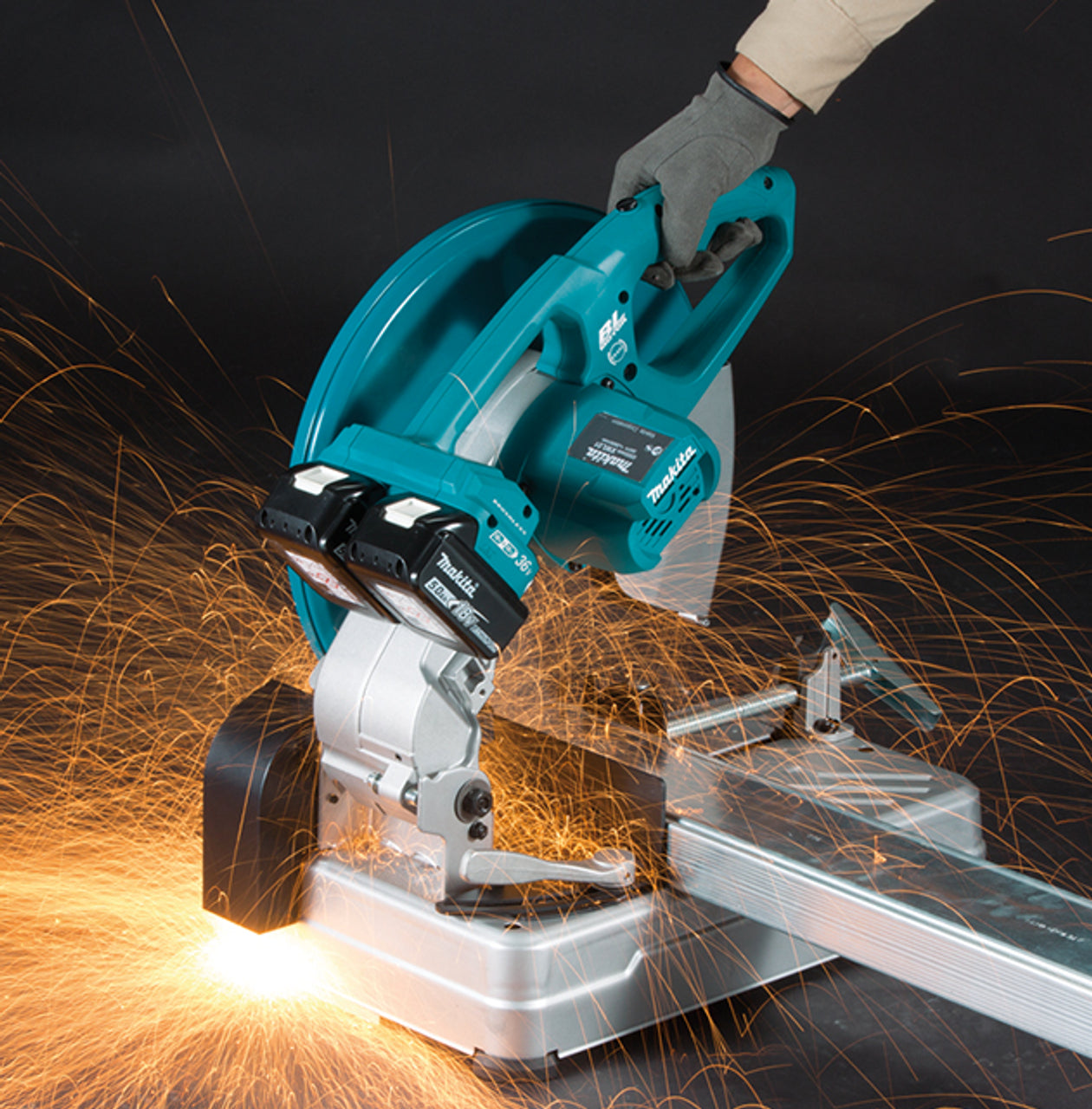 Makita Cordless Portable Cut-Off Two Batteries 1300W 14" DLW140Z