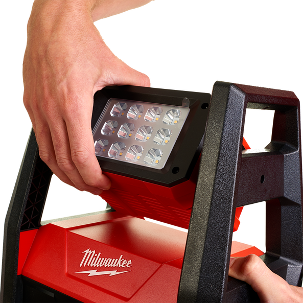 Milwaukee LED Area Light 18v without battery M18HAL‐0