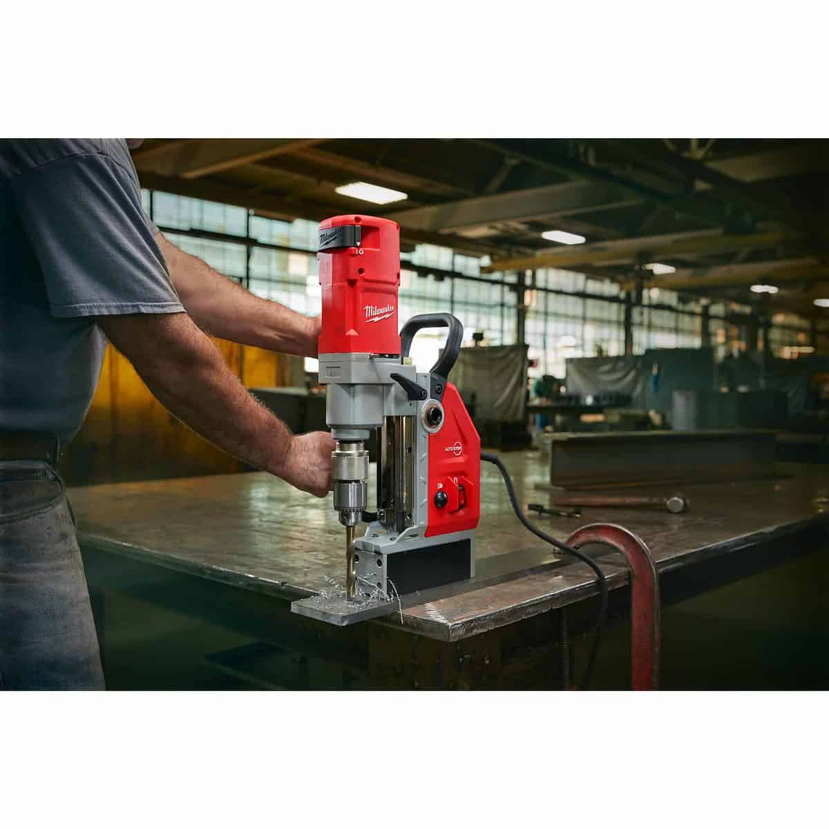 Milwaukee Magnetic Drill 41mm 1200w 13mm 2Speed 19mm Weldon Reception MDE41