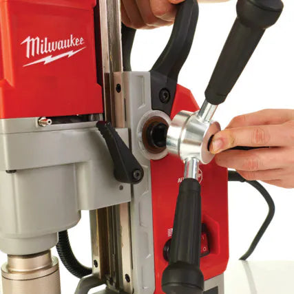 Milwaukee Magnetic Drill 41mm 1200w 13mm 2Speed 19mm Weldon Reception MDE41