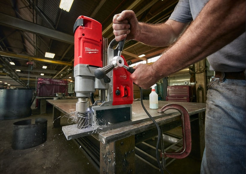 Milwaukee Magnetic Drill 41mm 1200w 13mm 2Speed 19mm Weldon Reception MDE41