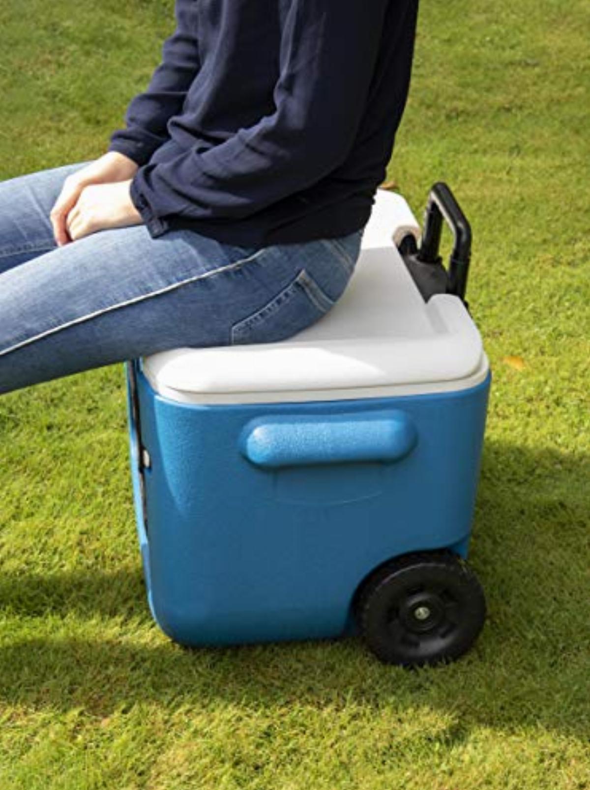 Coleman Ice Box 50Quart Wheeled